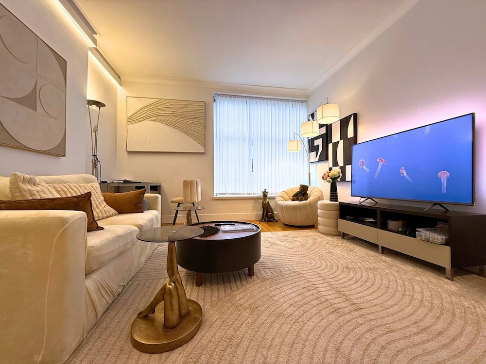 Cosy Mayfair Hideout on Prestigious Street