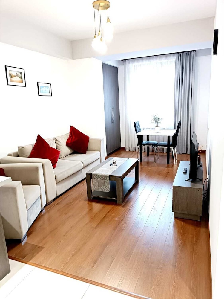 1bdr luxury apartment