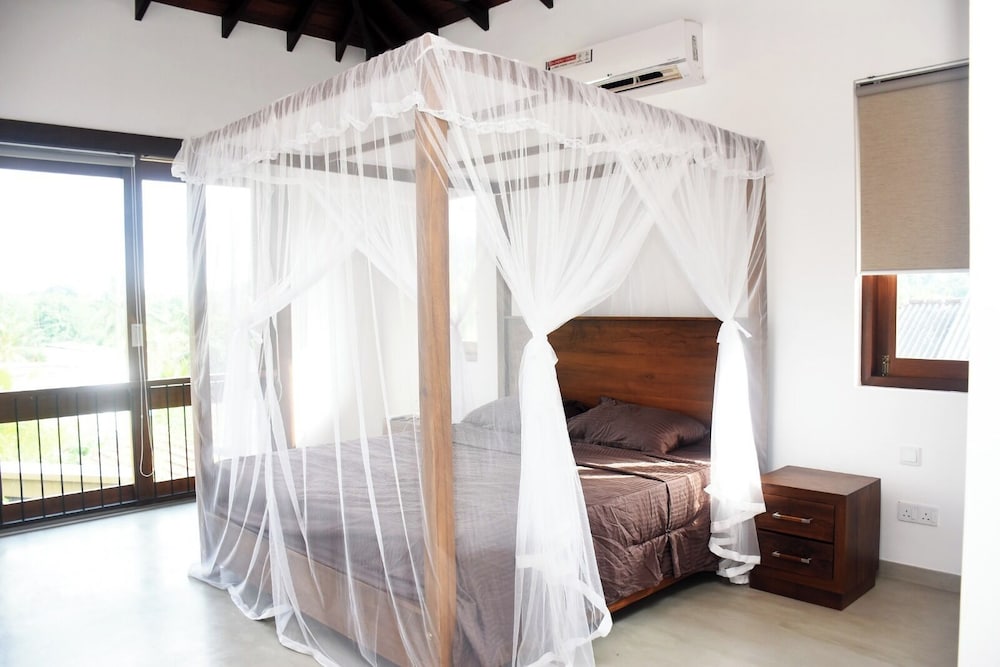 Lunora Beach Home