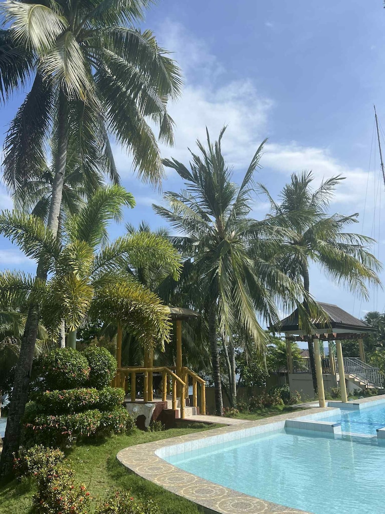 Reef Waters Resort