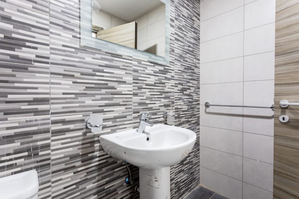 San Giljan Stylish Apartment - Property Image 8