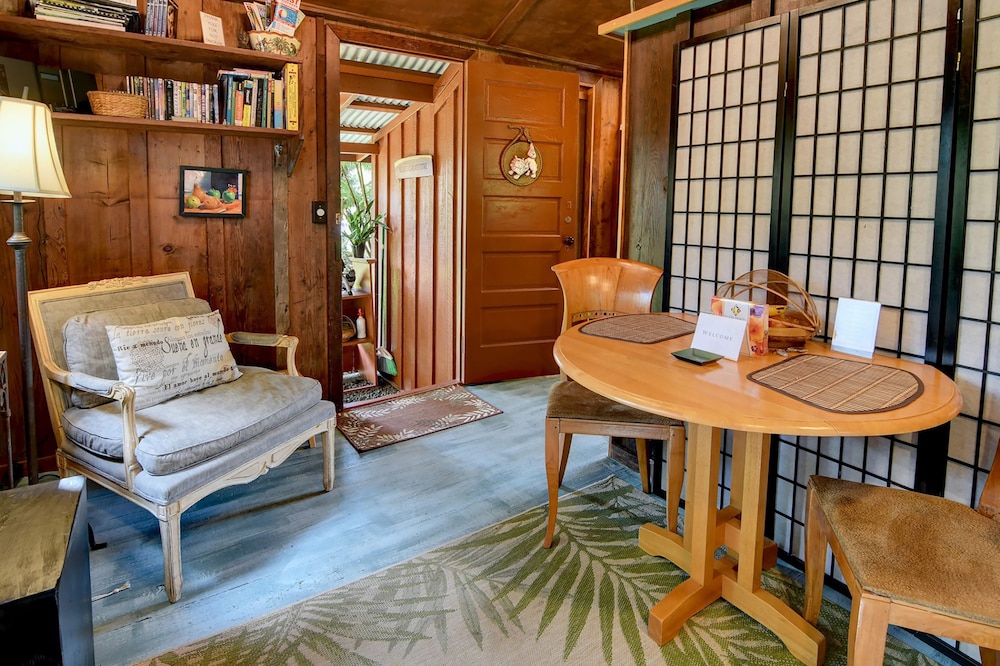 Hotel The Artist Cottage At Volcano Garden Arts