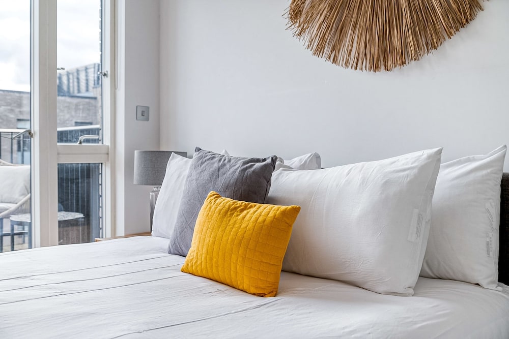 Modern Bermondsey Apartment