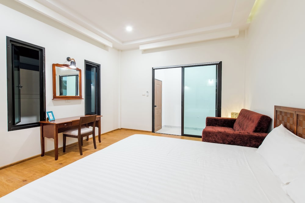 Full moon Bay hua hin Cha-am