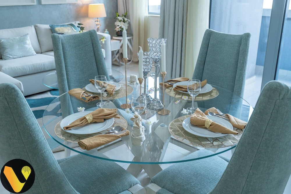 Vogue Stylish Apt Near Dubai Mall & Burj
