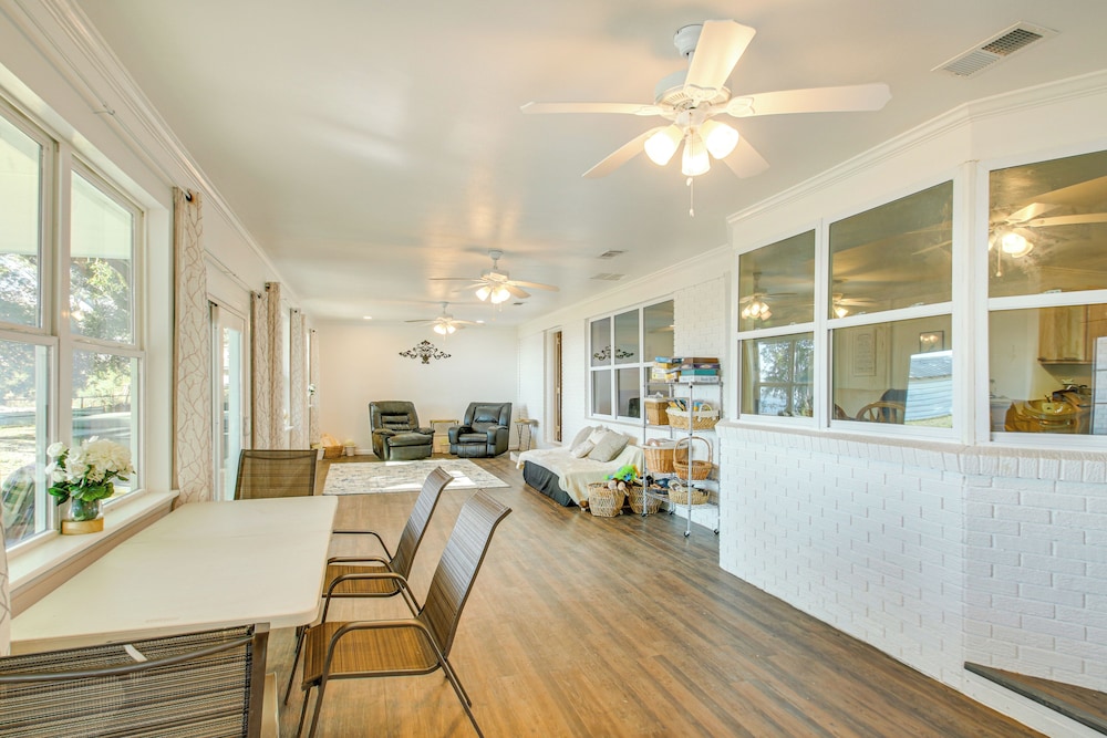 Private Patio & Hot Tub: Bayside Home in Pace!