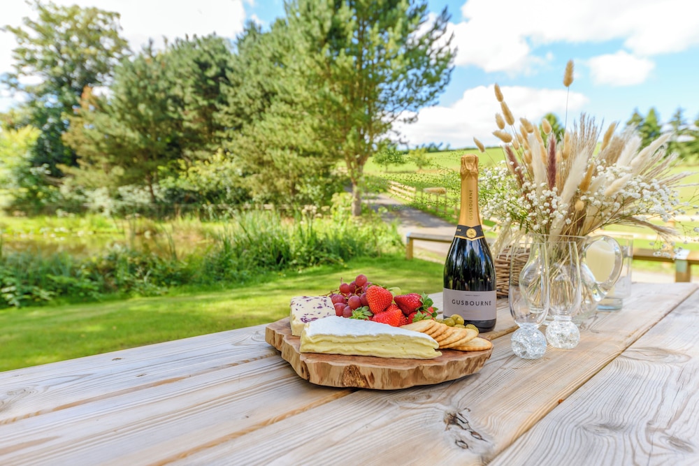 Secret Waterside Lodges in Worcestershire
