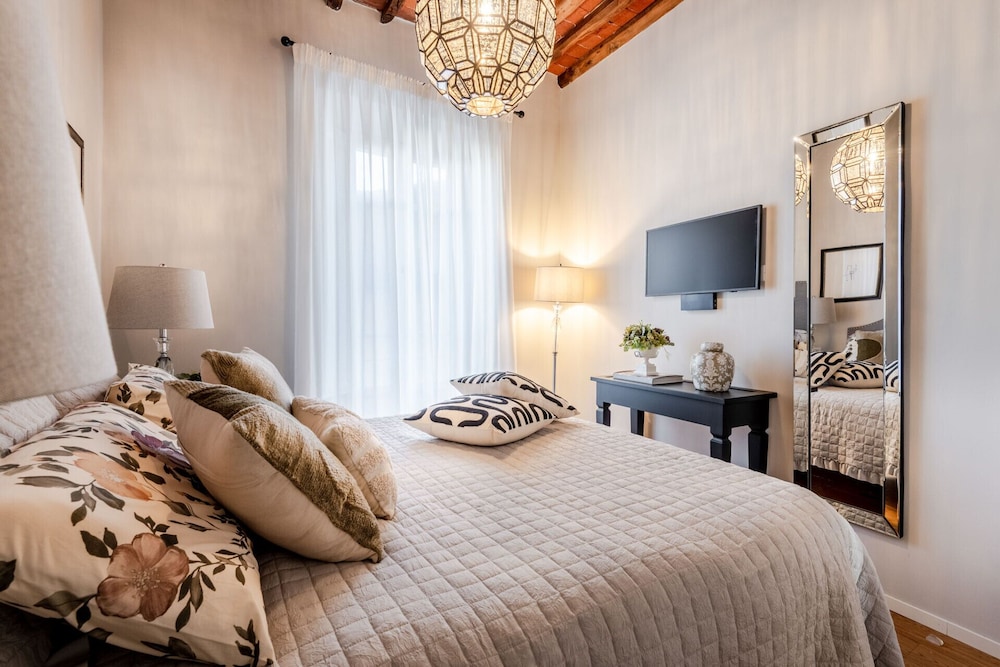Casa Meg in Lucca With 3 Bedrooms and 2 Bathrooms