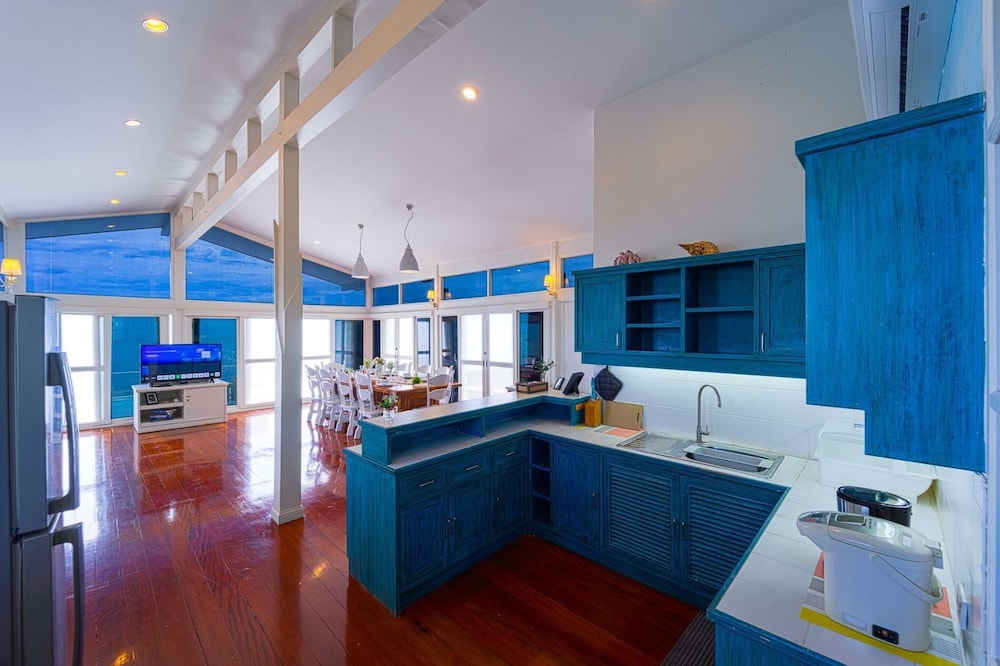 Oceanfront 6 Bedroom Twin Villas OV6