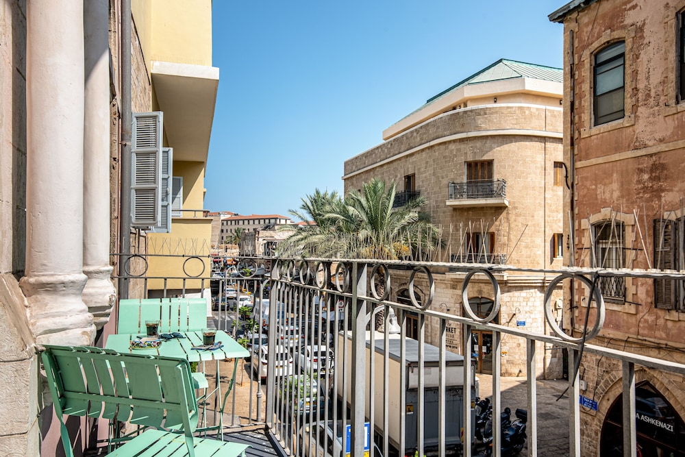 Pink & Blondie Jaffa - Smart Hotel by Loginn Tel Aviv view 5