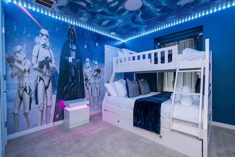 Simply Amazing 5BR Chic Retreat Themed Fun Style