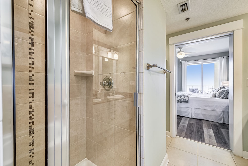 Grand Panama Beach Resort by Book That Condo