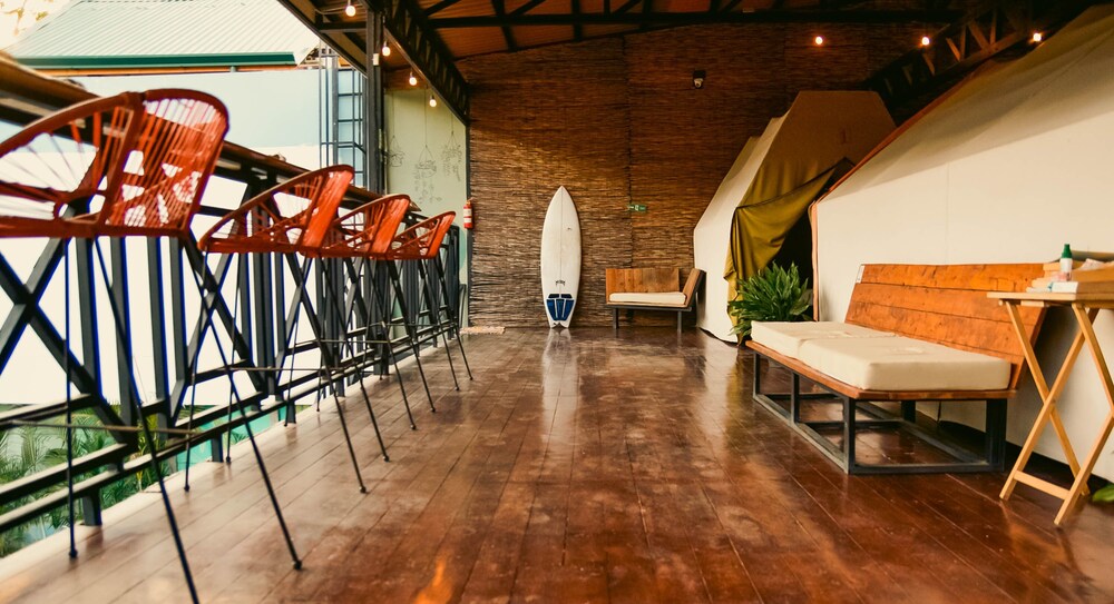 Habitat Surf Glamp