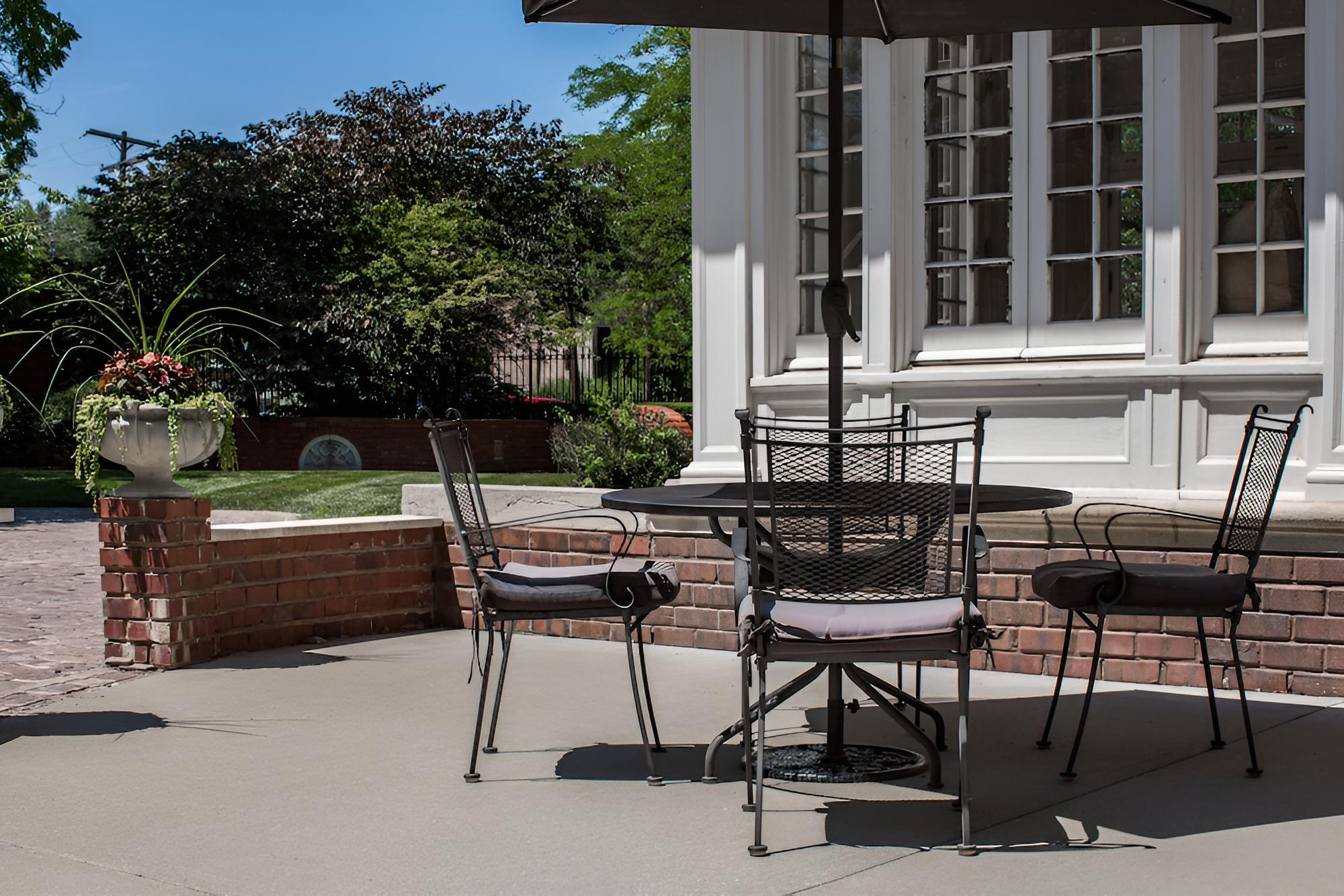 Kansas City Vacations - Oak Street Mansion - Property Image 27