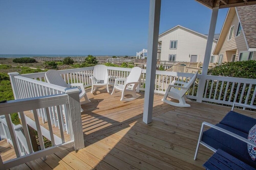 Three Girls 5 Bedroom Home by RedAwning