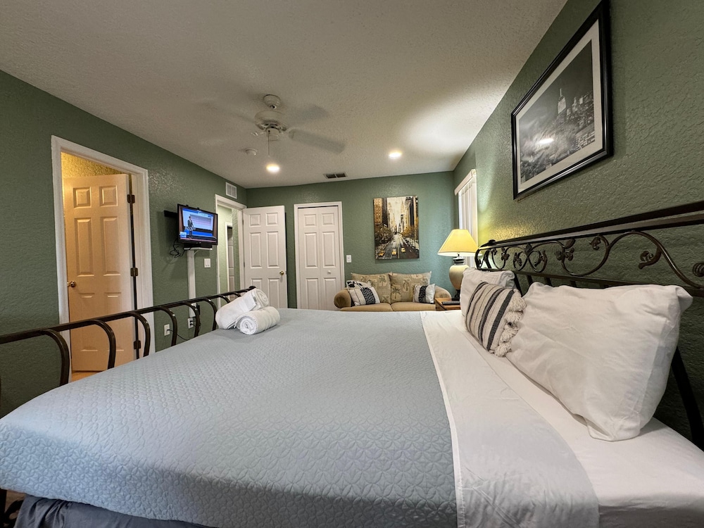 Regal Palms Swanky