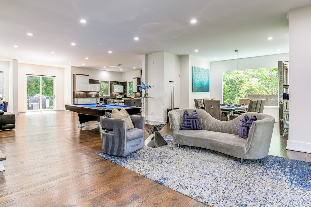 Luxe Buckhead Retreat 6 Mi to Dtwn Atlanta