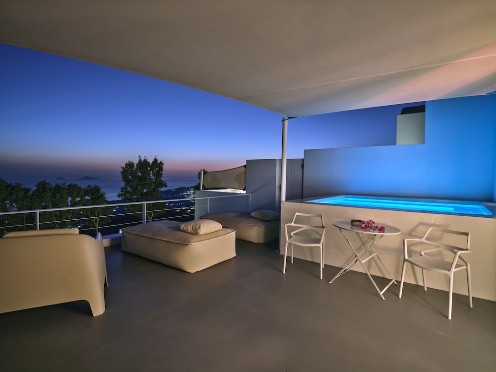 Santorini Heights