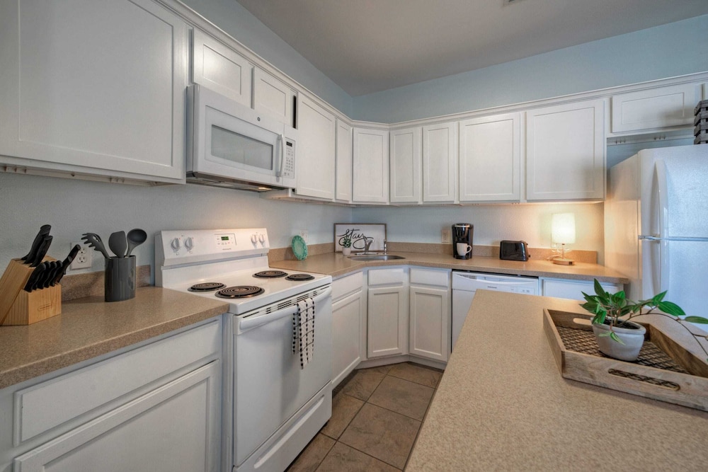 Costa Bahia Condos Sleeps 26, Pool, Short Beach Stroll