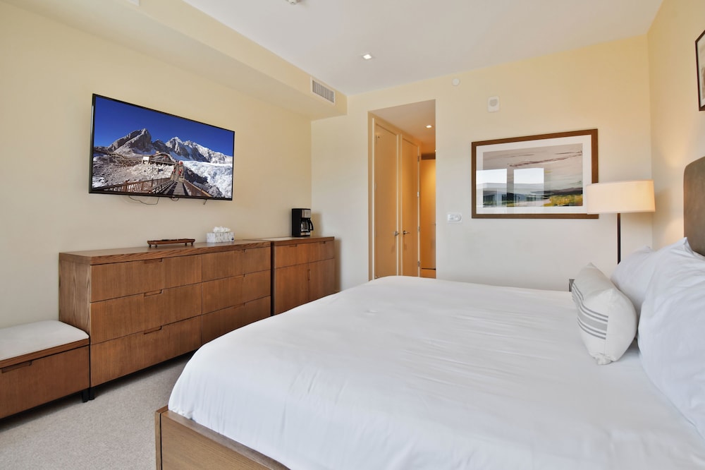 Ski-in out Dream Location With Unparalleled Access Views Amenities Pool Hot Tubs Fitness Center