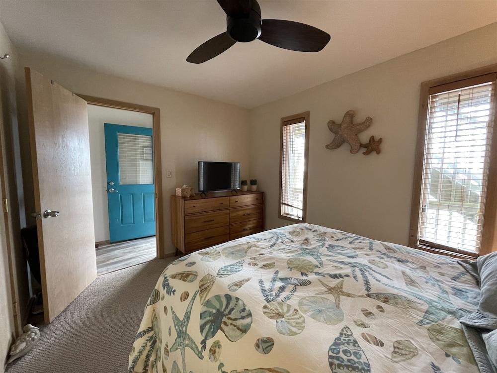 Sw 1 Starfish 1 Bedroom Condo by RedAwning view 2