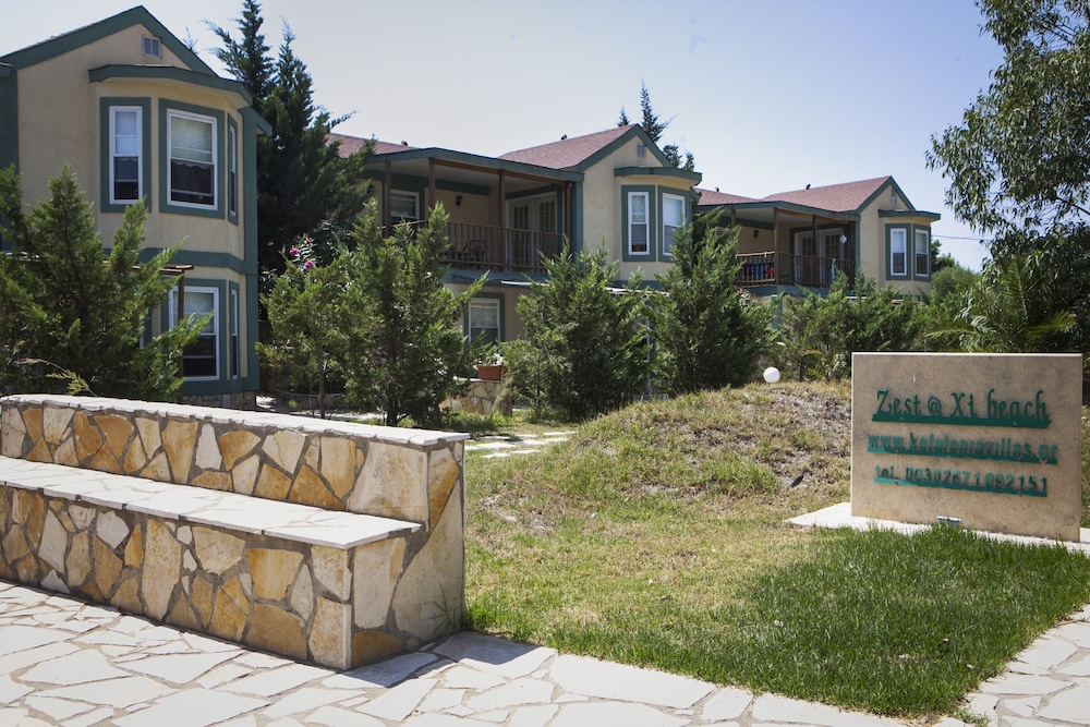 Hotel Zest @ Xi Beach - Image 1