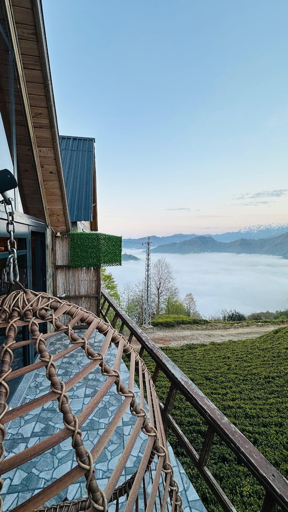 Stiela Suit Bungalov