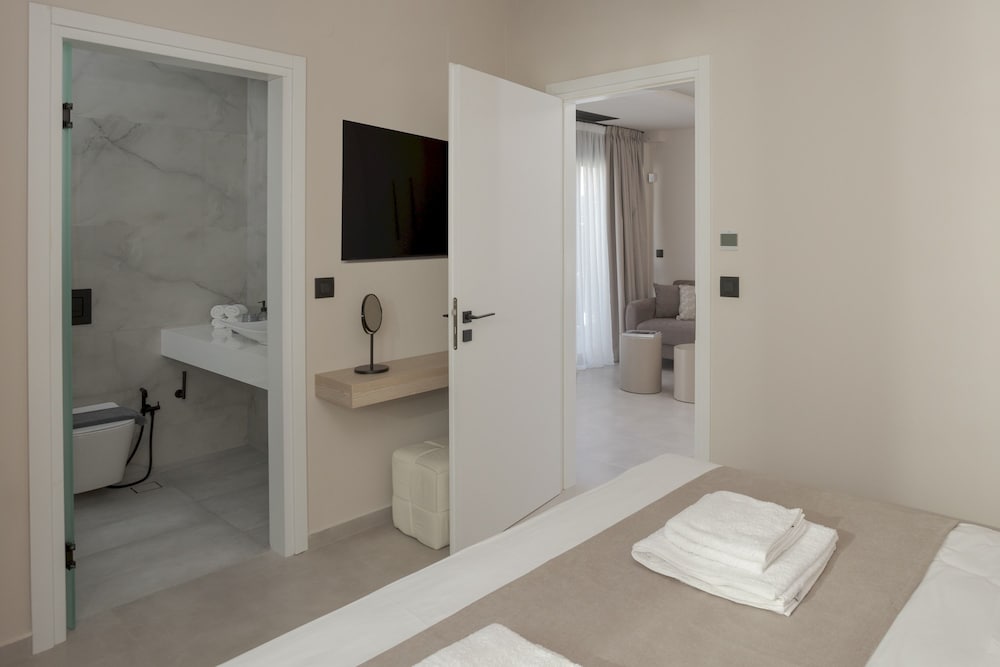 Potame Suite by Estia Pool View