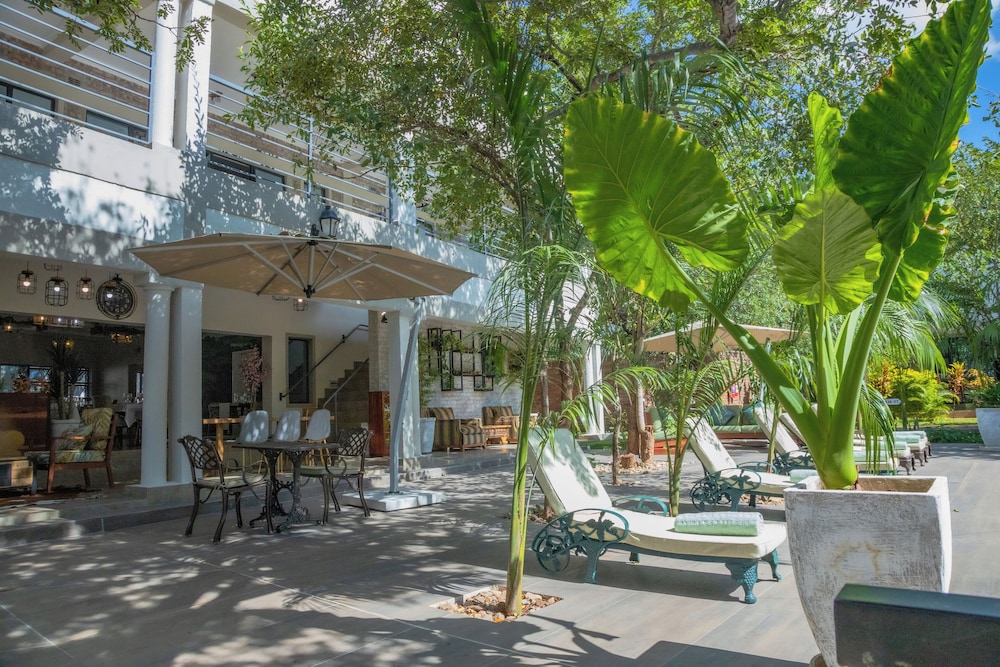 Kasambabezi Lodge