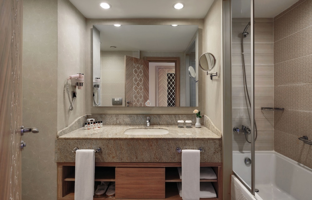 Royal Alhambra Palace – All Inclusive
