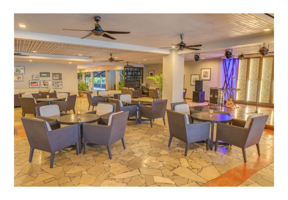 The Taaras Beach & Spa Resort 4
