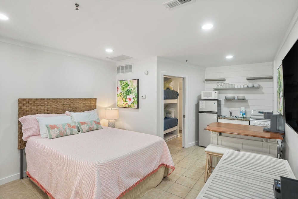 529 Sunsuite view 3