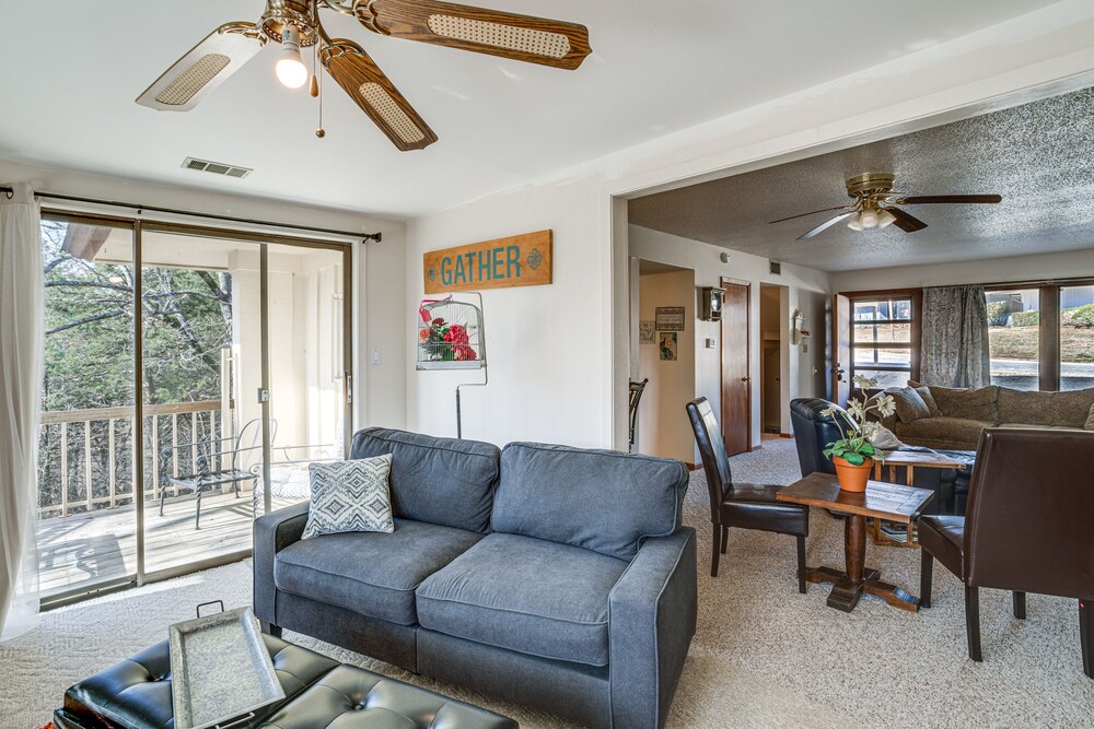 Cherokee Village Townhome w/ 3 Community Pools!