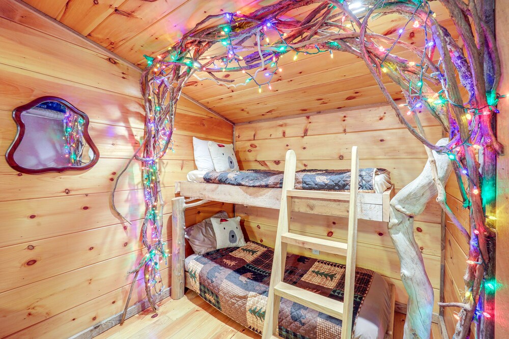 Pet-friendly Butler Cabin w/ Hot Tub, Walk to Lake view 3