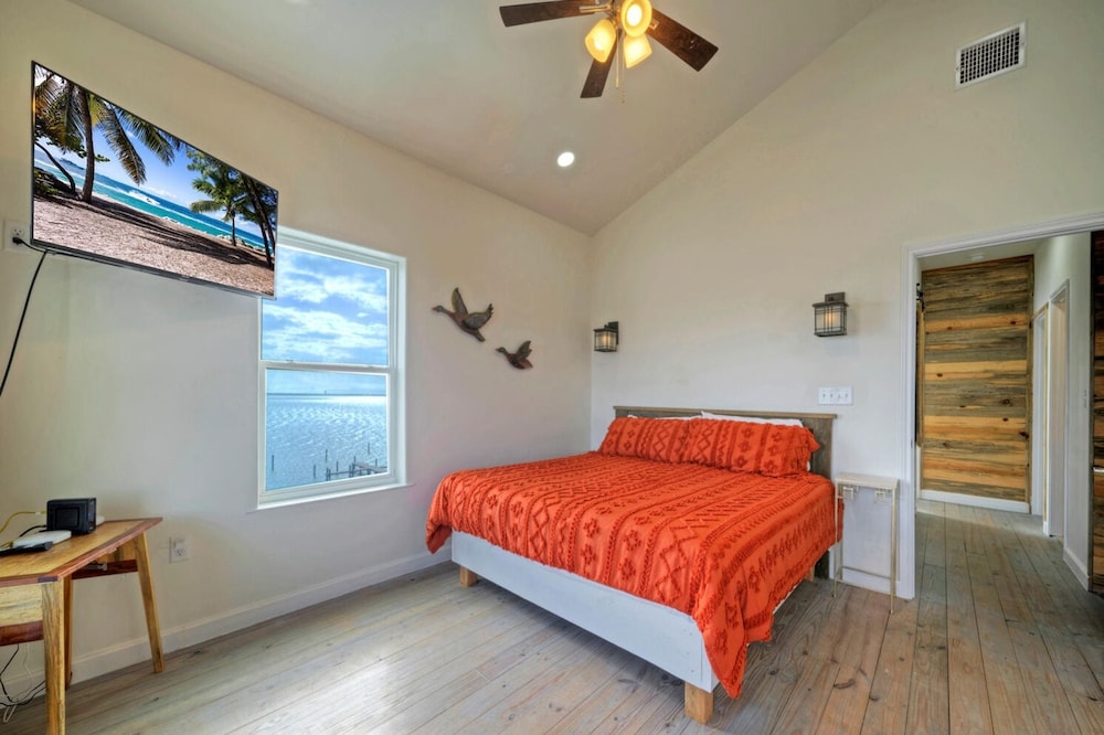Marlin Madness by Avantstay Waterfront Getaway w Community Pool Boat Dock