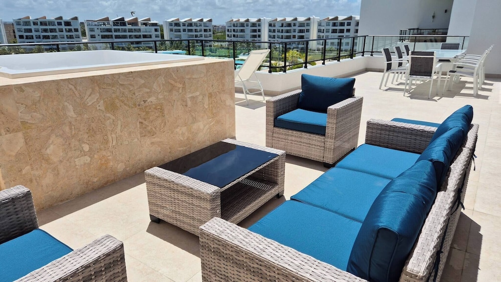 Luxury Beach Penthouse Jacuzzi & Lagoon View