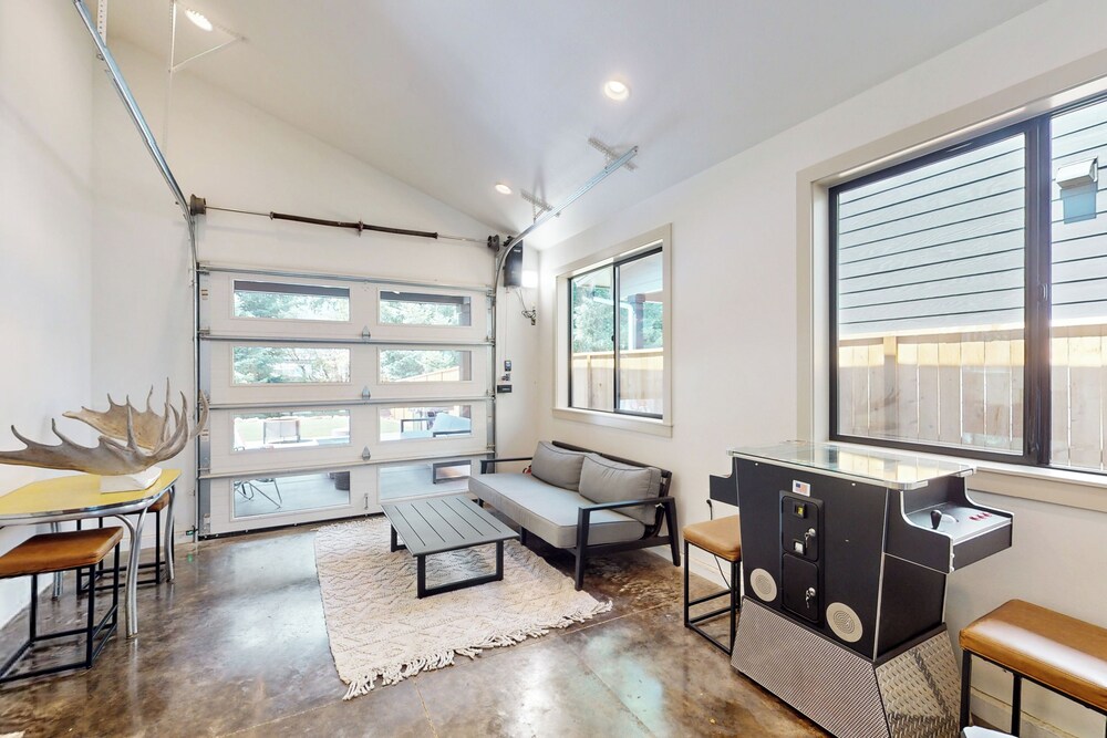 5BR Home w/ Nearby Lake, A/C & Private Backyard