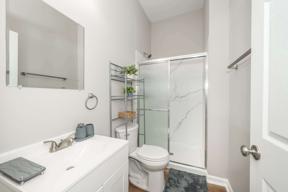 Queen City Retreat 1 - Cozy Home for 6 Near Attractions & Restaurants