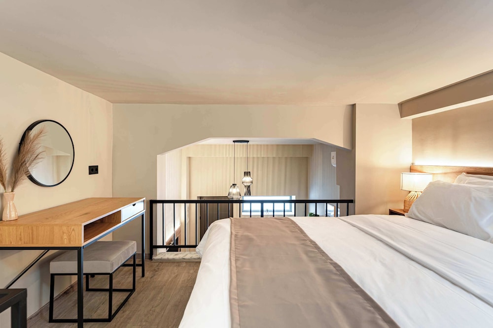 Noemi City Lofts