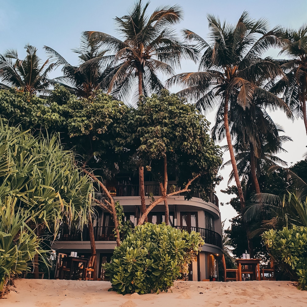 Thundi Sea View