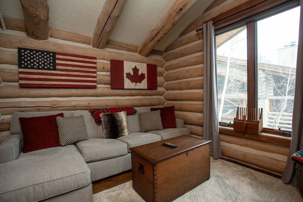 Pine Inn at Trail's End Lodge - Three Bedroom Residence with Den and Spa #5 3 Condo