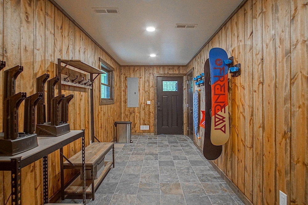 5 Br: Cupp Runneth Over - Luxurious Retreat Nestled 9.7 Miles From Snowshoe