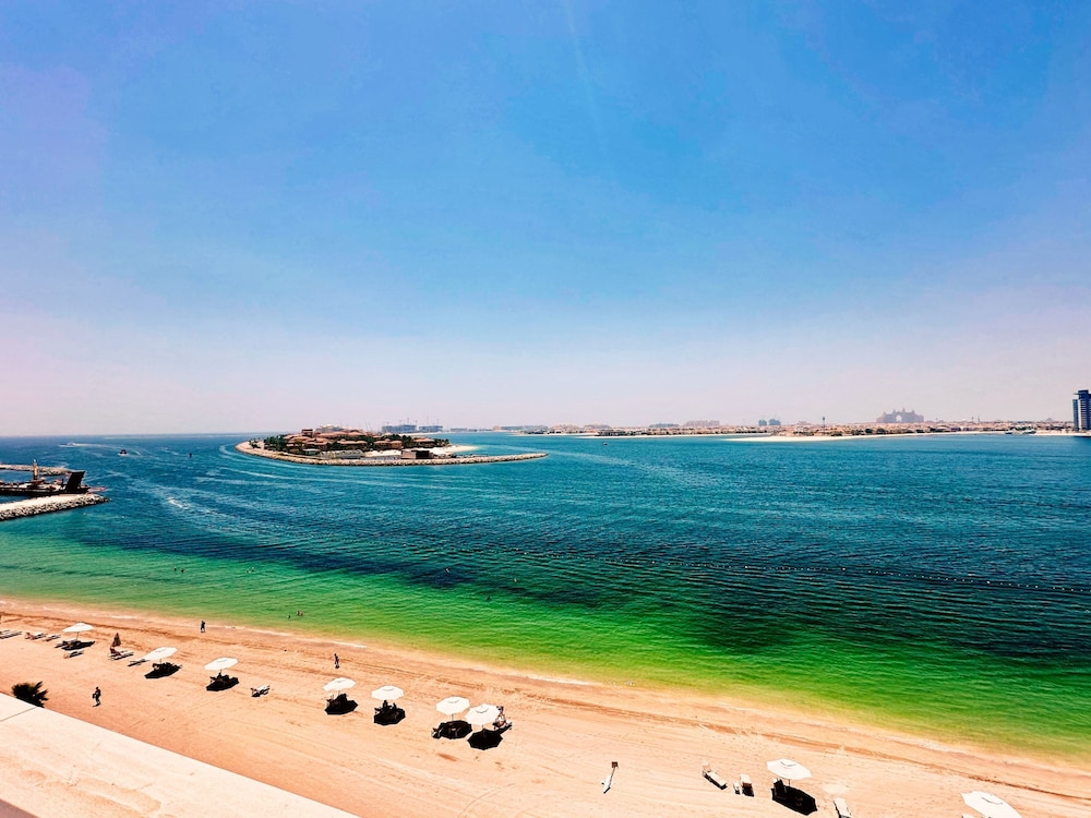 Premium 2BR Emaar Beachfront w Beach Access
