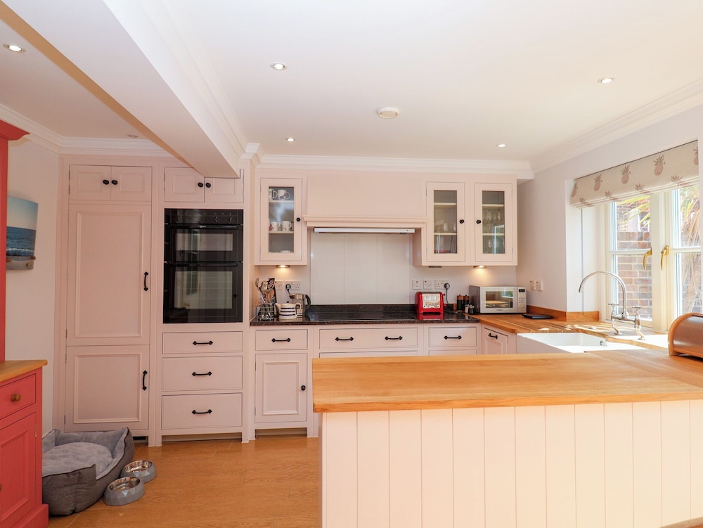 6 Willows Green
