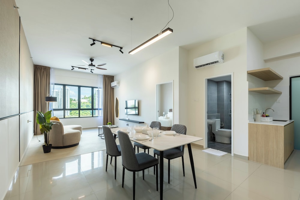 Sunshine Residence Suites