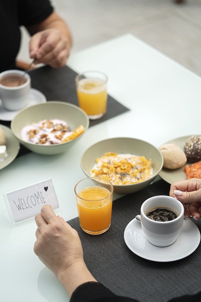 Hotel Urban Hotel Amadeos - Image 1