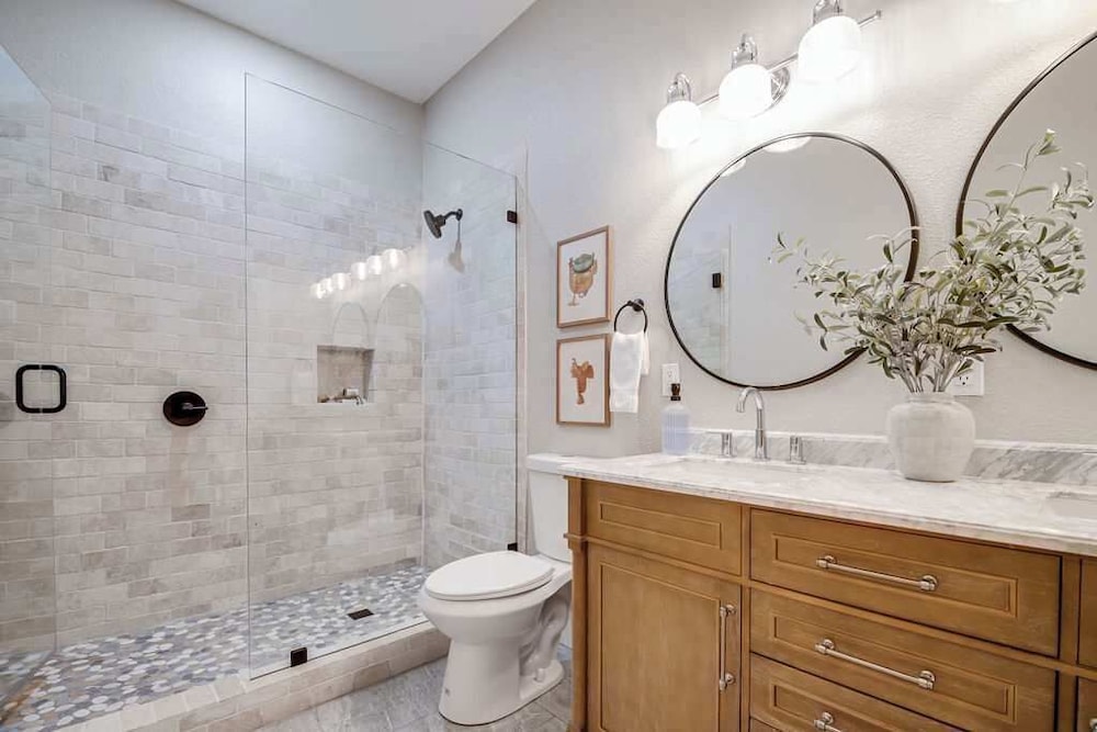 108 Wisteria Dr