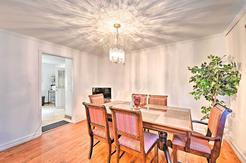 Blounts Creek House w/ Yard - Pets Welcome!