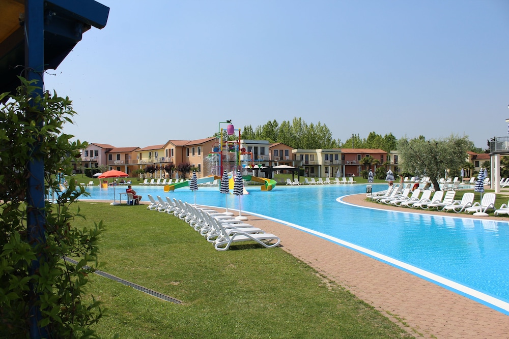 Gasparina Village