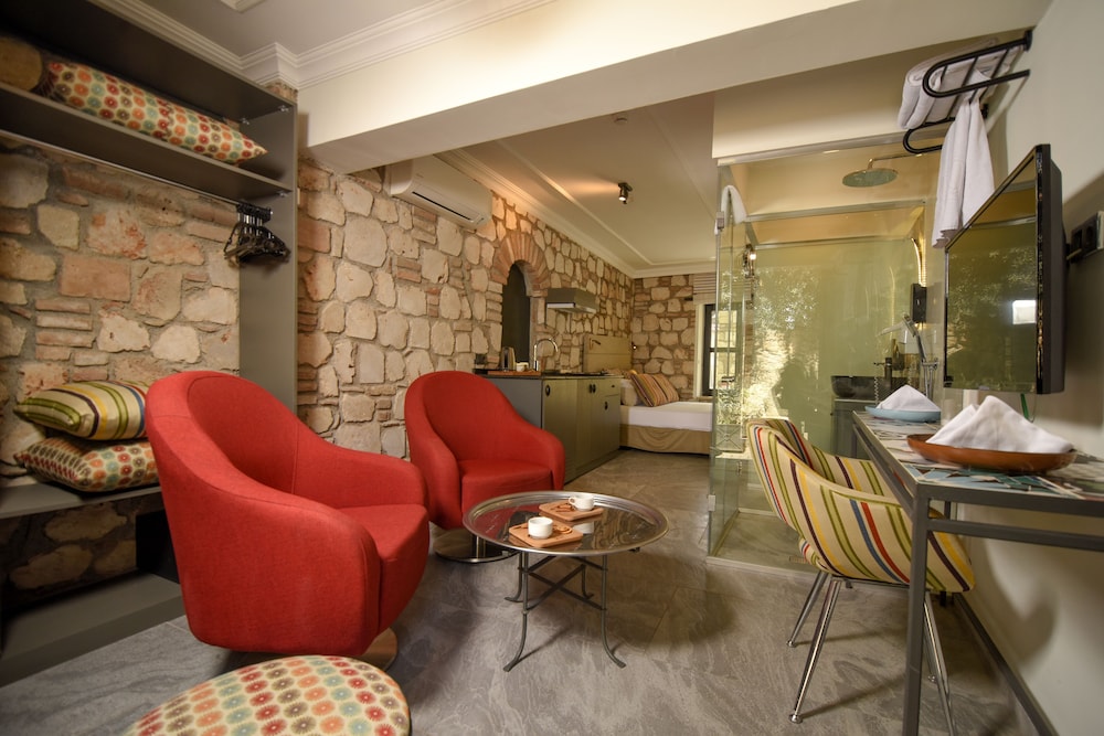 Magnificent Studio Flat Patio FIREZYA